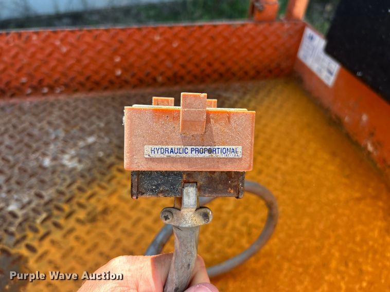 image for item ET3482 Skyjack II3219 scissor lift