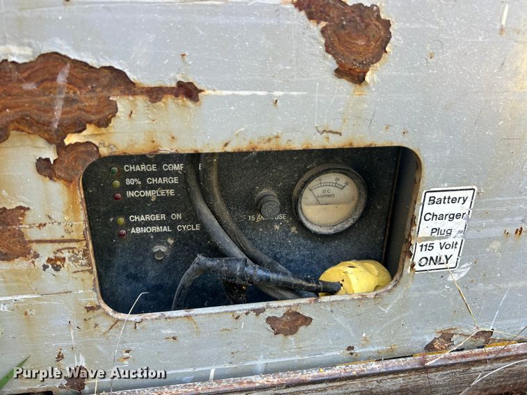 image for item ET3482 Skyjack II3219 scissor lift