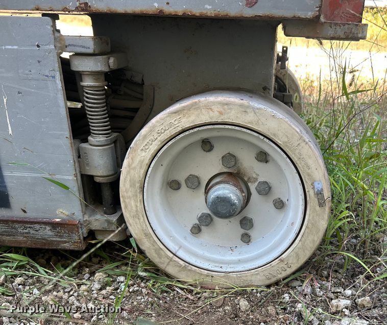 image for item ET3482 Skyjack II3219 scissor lift