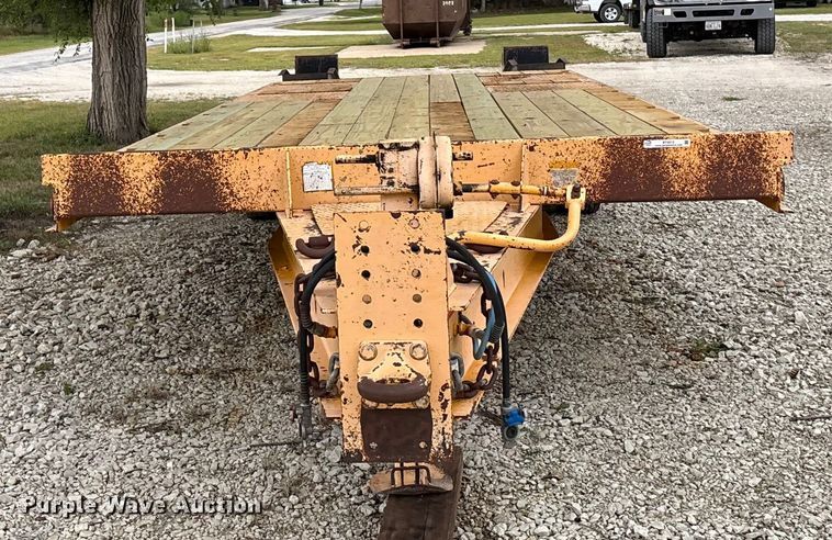 image for item ET4513 2006 Trail King TK40LP-2600 equipment trailer