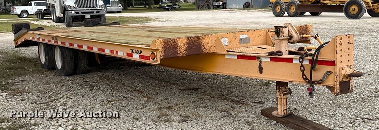 image for item ET4513 2006 Trail King TK40LP-2600 equipment trailer
