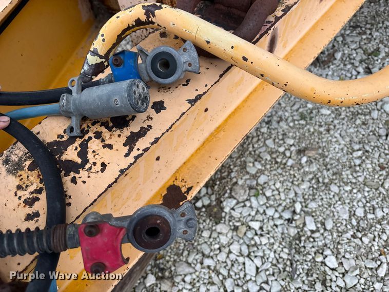 image for item ET4513 2006 Trail King TK40LP-2600 equipment trailer