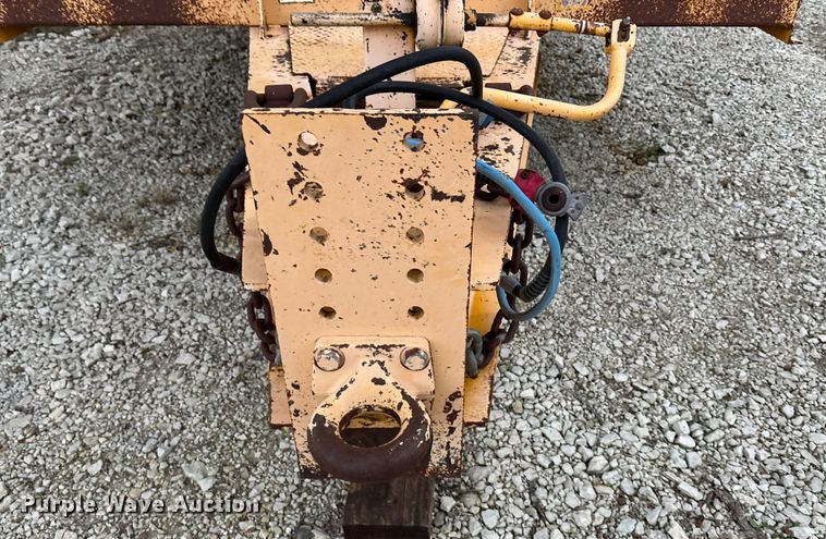 image for item ET4513 2006 Trail King TK40LP-2600 equipment trailer