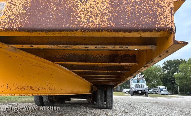 image for item ET4513 2006 Trail King TK40LP-2600 equipment trailer