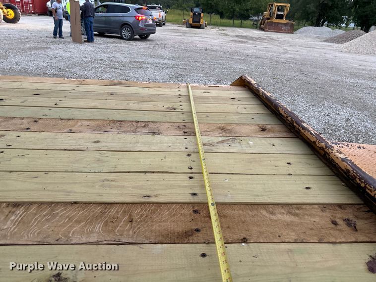 image for item ET4513 2006 Trail King TK40LP-2600 equipment trailer