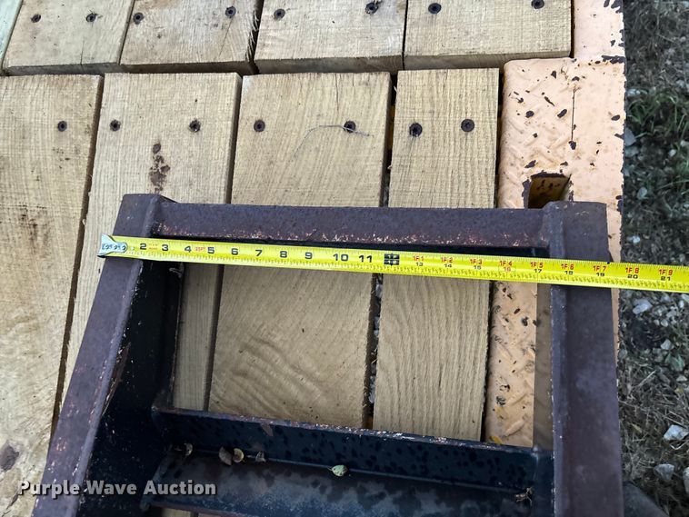 image for item ET4513 2006 Trail King TK40LP-2600 equipment trailer