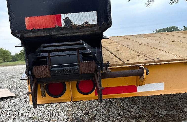image for item ET4513 2006 Trail King TK40LP-2600 equipment trailer