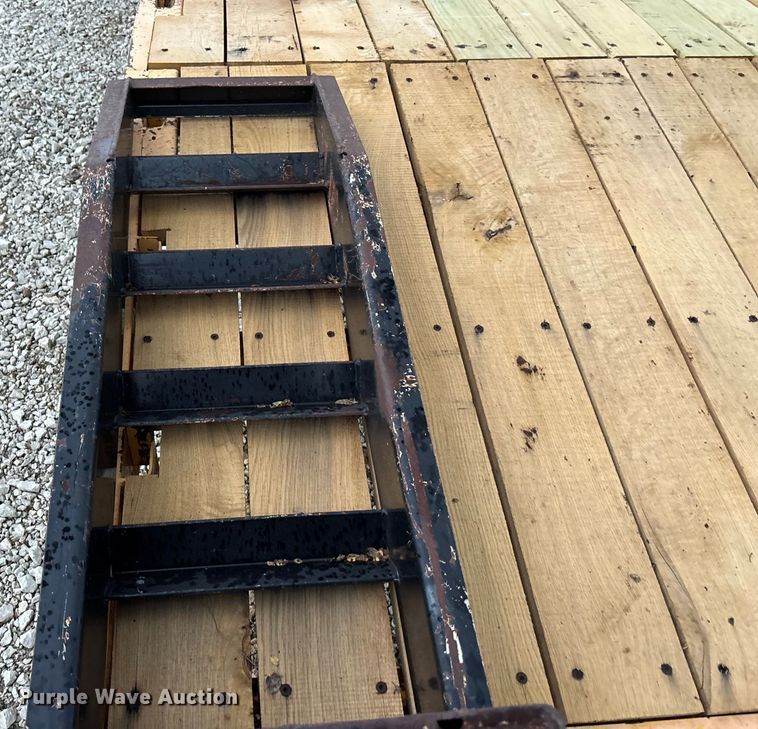 image for item ET4513 2006 Trail King TK40LP-2600 equipment trailer