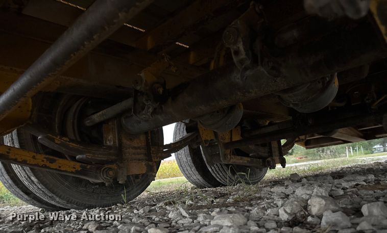 image for item ET4513 2006 Trail King TK40LP-2600 equipment trailer