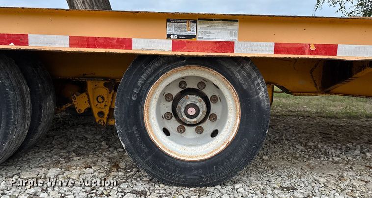 image for item ET4513 2006 Trail King TK40LP-2600 equipment trailer