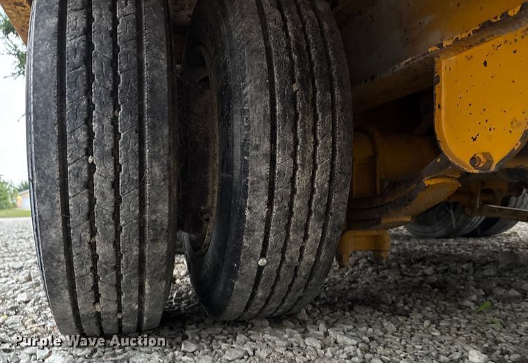 image for item ET4513 2006 Trail King TK40LP-2600 equipment trailer