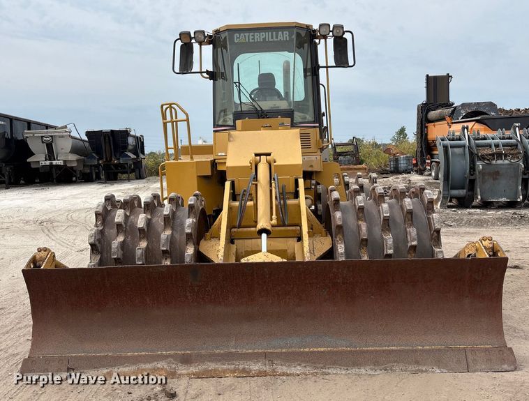 image for item ET4534 1998 Caterpillar 815F soil compactor