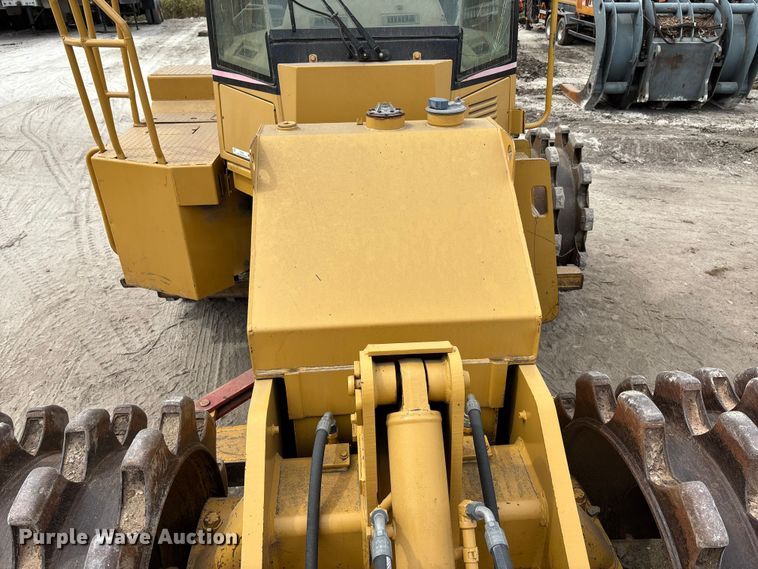 image for item ET4534 1998 Caterpillar 815F soil compactor