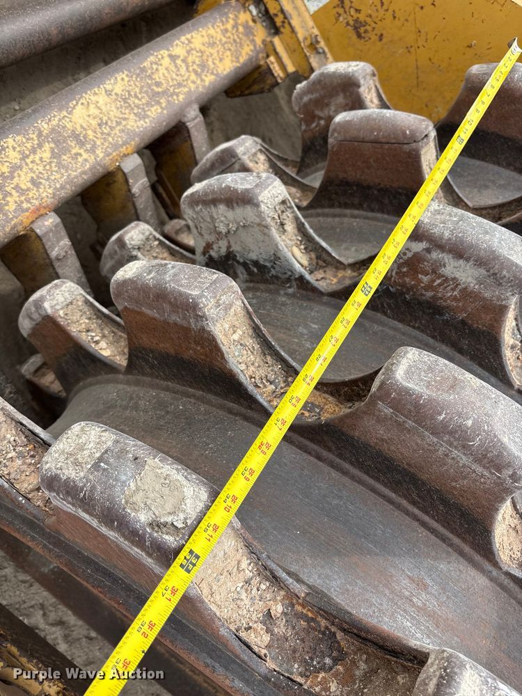 image for item ET4534 1998 Caterpillar 815F soil compactor