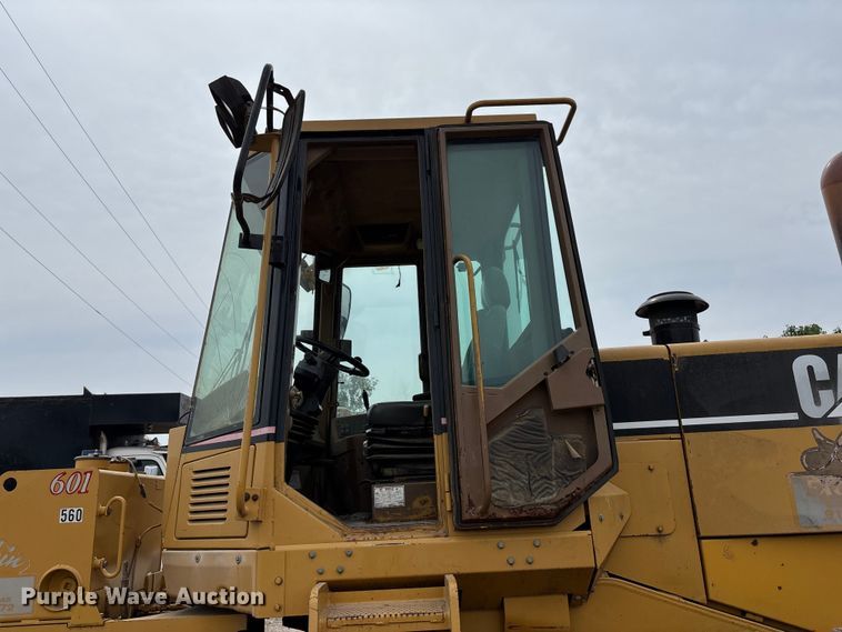 image for item ET4534 1998 Caterpillar 815F soil compactor