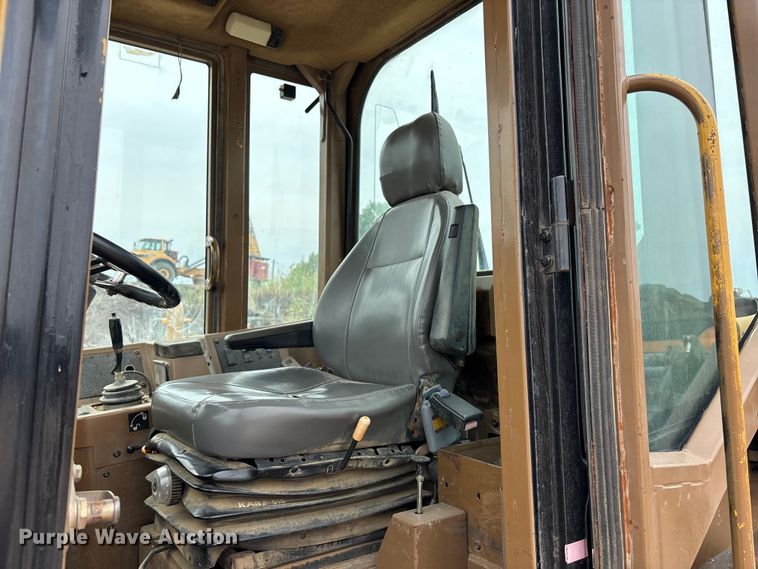 image for item ET4534 1998 Caterpillar 815F soil compactor