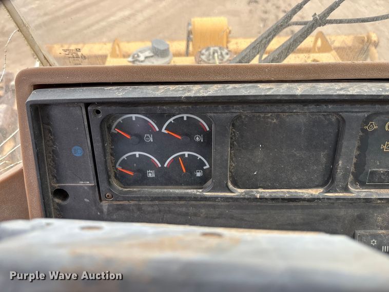 image for item ET4534 1998 Caterpillar 815F soil compactor