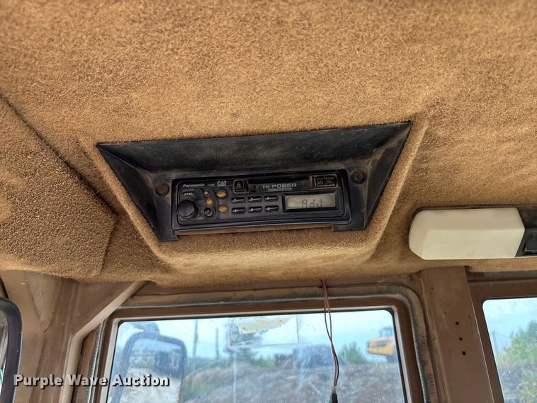 image for item ET4534 1998 Caterpillar 815F soil compactor