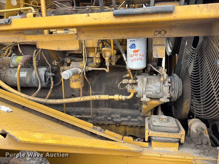 image for item ET4534 1998 Caterpillar 815F soil compactor