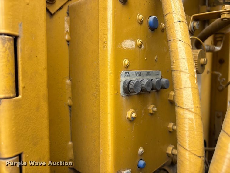 image for item ET4534 1998 Caterpillar 815F soil compactor