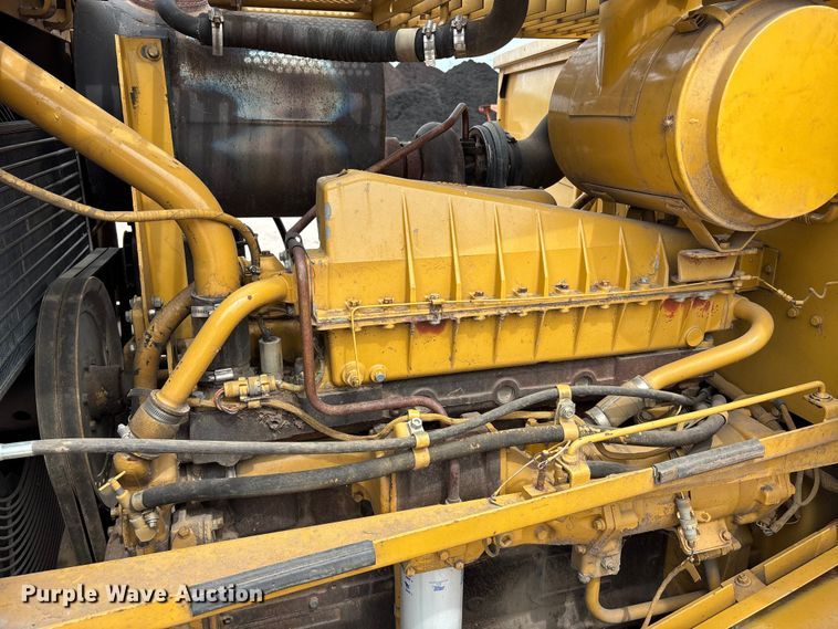 image for item ET4534 1998 Caterpillar 815F soil compactor