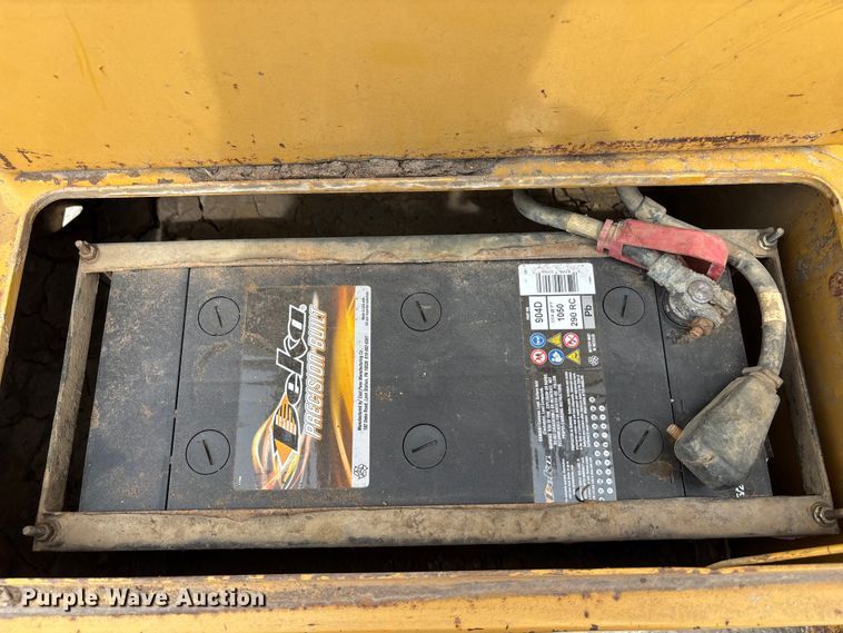 image for item ET4534 1998 Caterpillar 815F soil compactor