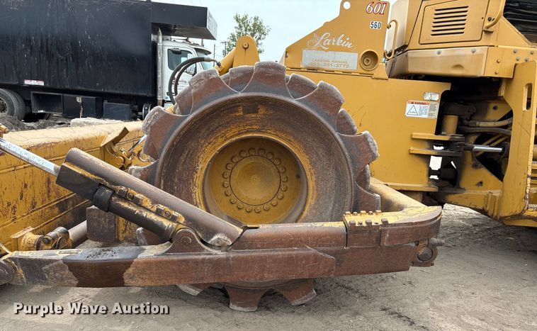 image for item ET4534 1998 Caterpillar 815F soil compactor