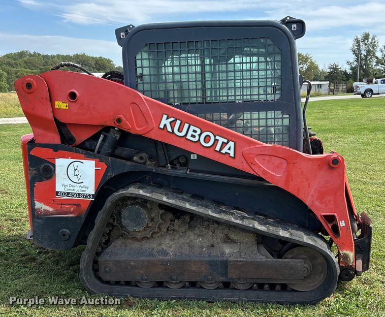 image for item ET4606 2013 Kubota SVL75 tracked skid steer loader