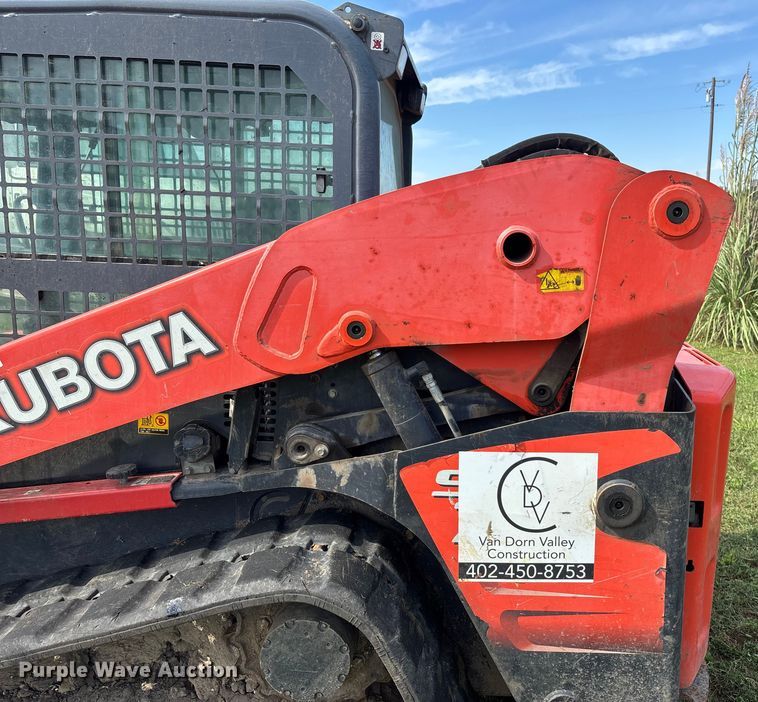 image for item ET4606 2013 Kubota SVL75 tracked skid steer loader