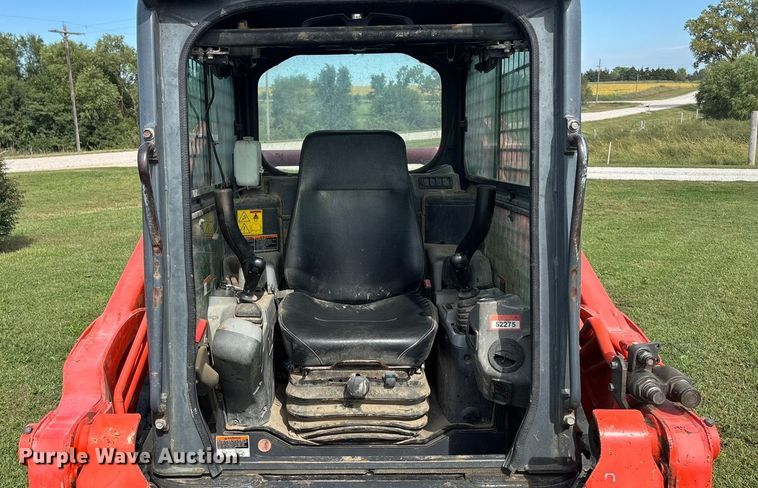 image for item ET4606 2013 Kubota SVL75 tracked skid steer loader