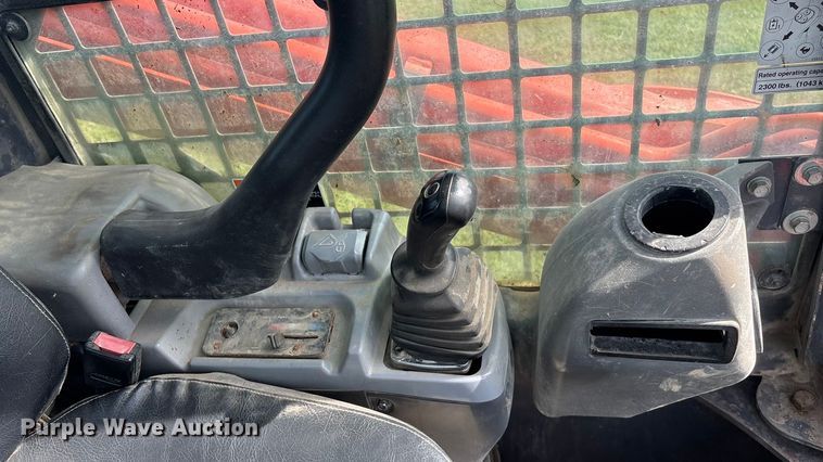 image for item ET4606 2013 Kubota SVL75 tracked skid steer loader