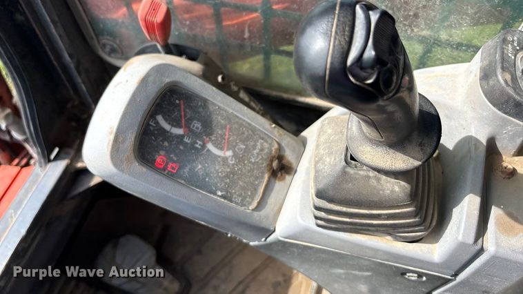 image for item ET4606 2013 Kubota SVL75 tracked skid steer loader