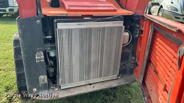 image for item ET4606 2013 Kubota SVL75 tracked skid steer loader