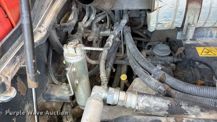 image for item ET4606 2013 Kubota SVL75 tracked skid steer loader