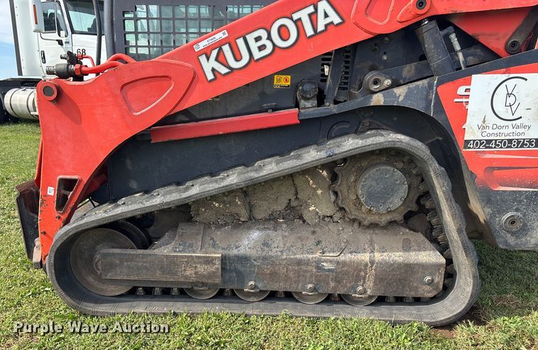 image for item ET4606 2013 Kubota SVL75 tracked skid steer loader