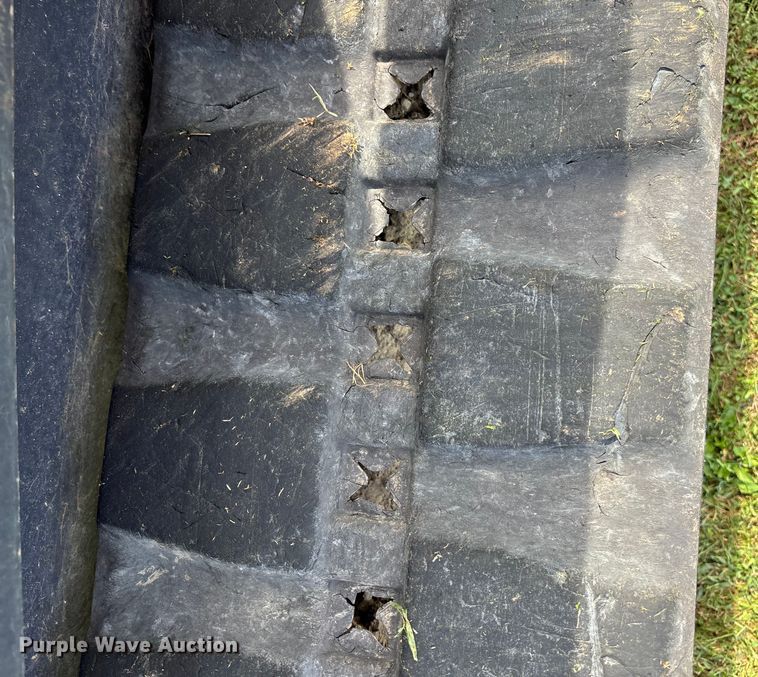 image for item ET4606 2013 Kubota SVL75 tracked skid steer loader