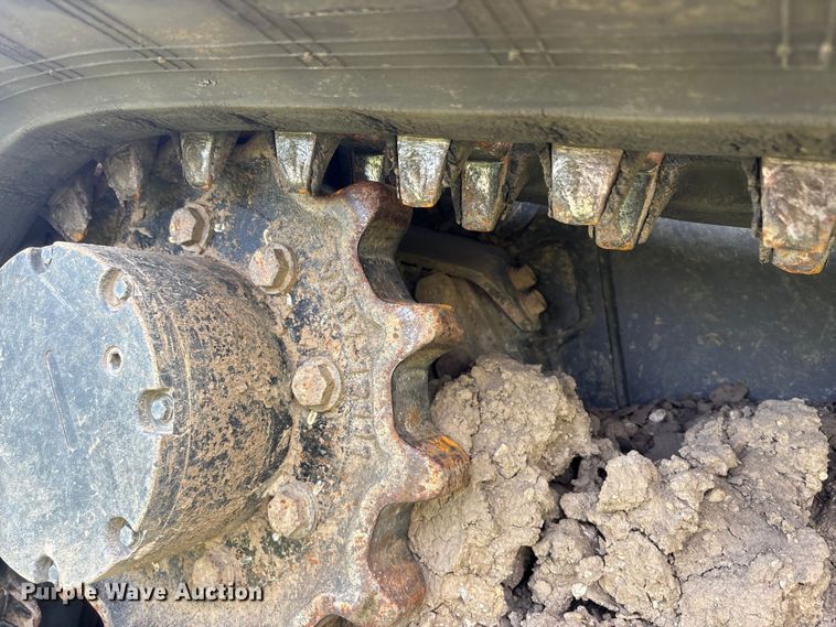 image for item ET4606 2013 Kubota SVL75 tracked skid steer loader