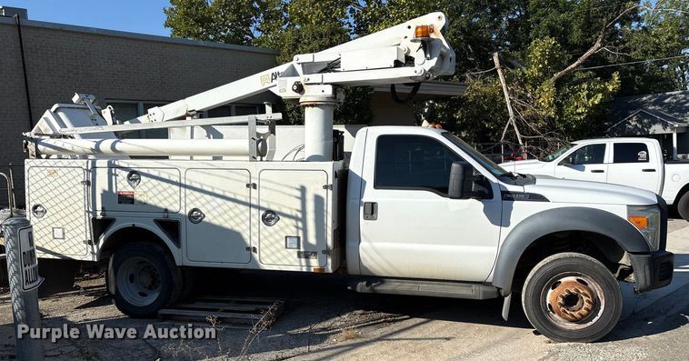 image for item ET7070 2012 Ford F450 Super Duty bucket truck