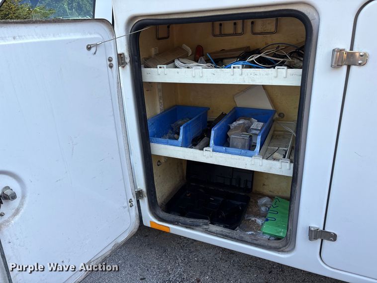 image for item ET7070 2012 Ford F450 Super Duty bucket truck