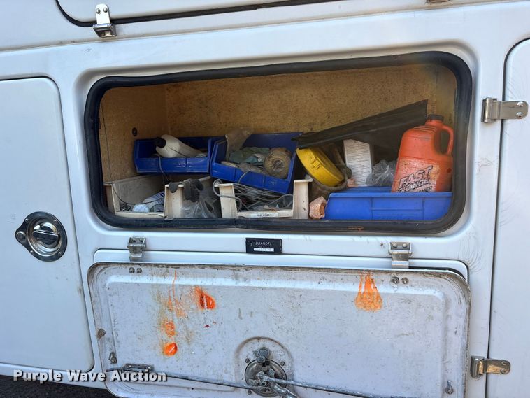 image for item ET7070 2012 Ford F450 Super Duty bucket truck