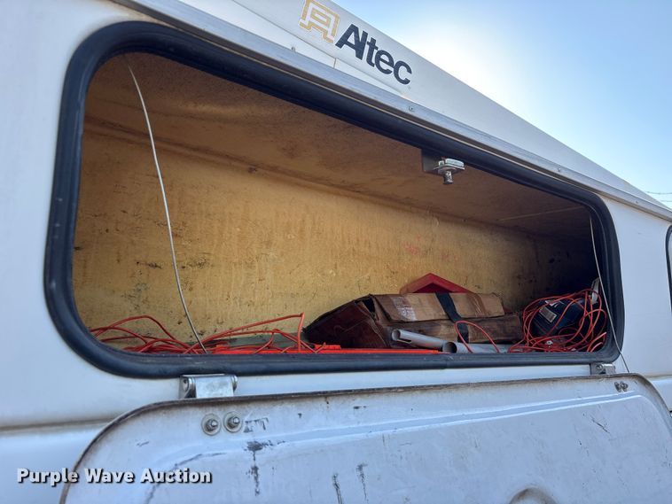 image for item ET7070 2012 Ford F450 Super Duty bucket truck