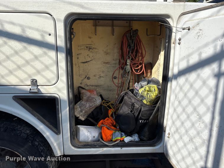 image for item ET7070 2012 Ford F450 Super Duty bucket truck