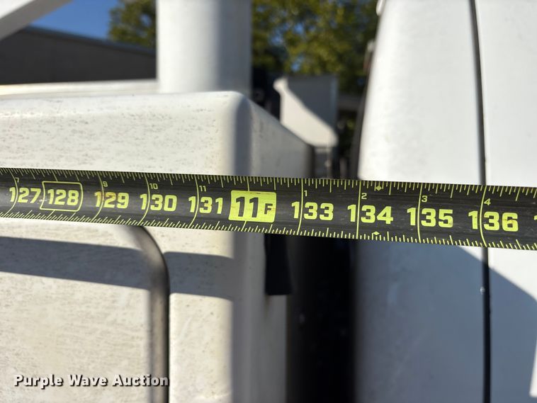 image for item ET7070 2012 Ford F450 Super Duty bucket truck