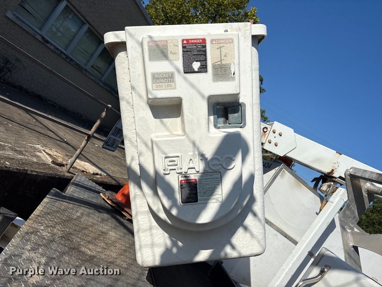 image for item ET7070 2012 Ford F450 Super Duty bucket truck