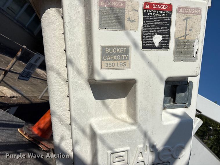 image for item ET7070 2012 Ford F450 Super Duty bucket truck