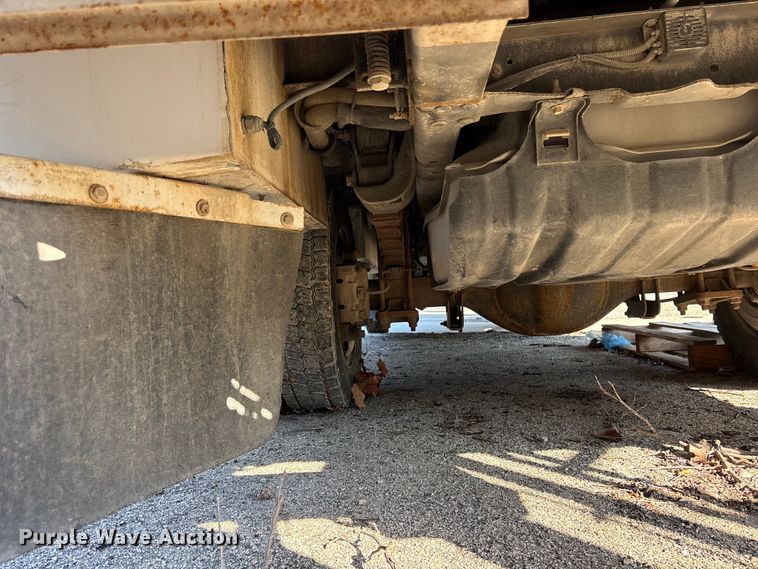 image for item ET7070 2012 Ford F450 Super Duty bucket truck