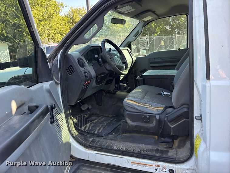 image for item ET7070 2012 Ford F450 Super Duty bucket truck