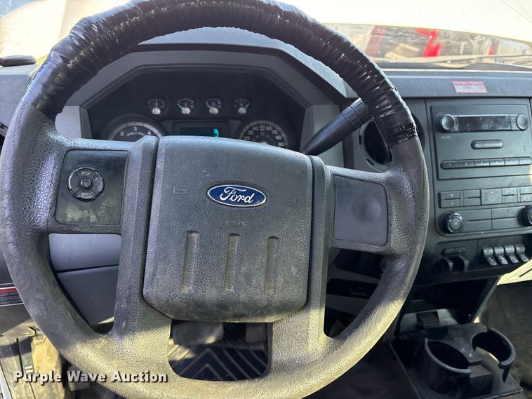 image for item ET7070 2012 Ford F450 Super Duty bucket truck