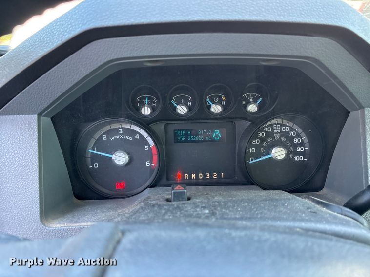 image for item ET7070 2012 Ford F450 Super Duty bucket truck