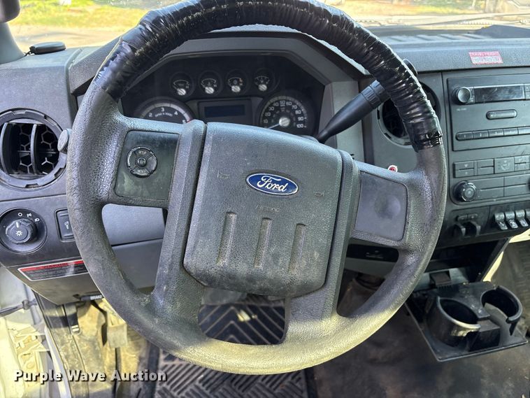 image for item ET7070 2012 Ford F450 Super Duty bucket truck